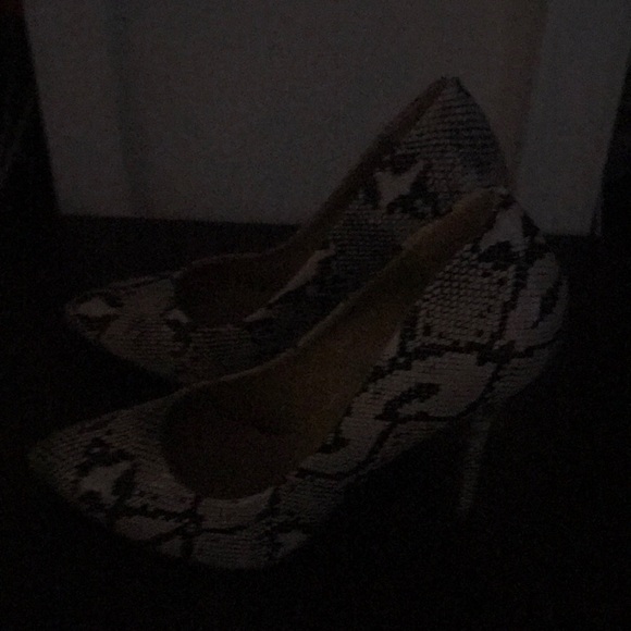Beige-Python Pumps - Picture 3 of 5